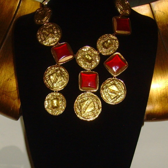 Kenneth J Lane (KJL) Statement Bib Necklace - Picture 2 of 15